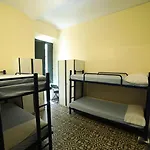 Hostal De